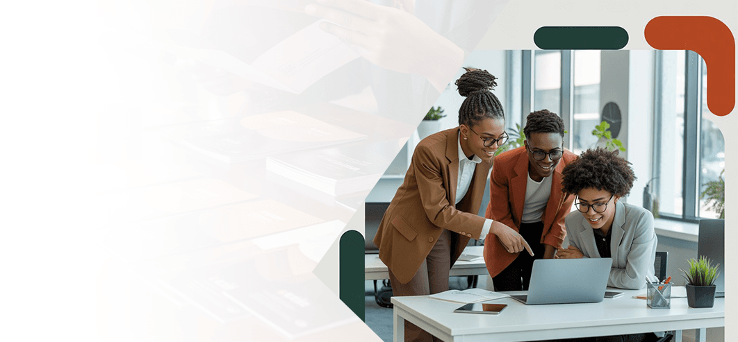 Agence digitale à Dakar — équipe Ideatys Digital au travail